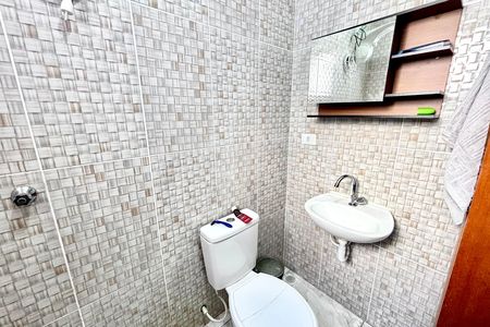Casa de condomínio à venda com 64m², 2 quartos e 1 vagaBanheiro da Suíte 1