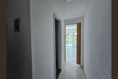 Casa para alugar com 100m², 2 quartos e 1 vaga Casa para alugar com 100m², 2 quartos e 1 vagaCorredor