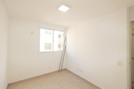 Quarto 1 de apartamento para alugar com 2 quartos, 43m² em Santa Cruz, Rio de Janeiro