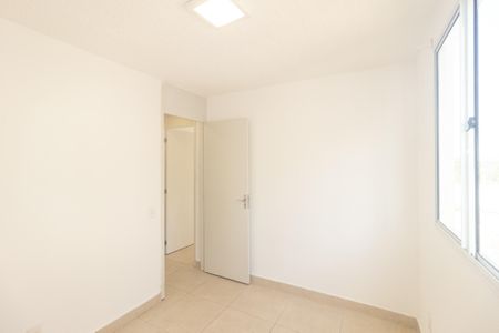 Quarto 2 de apartamento para alugar com 2 quartos, 43m² em Santa Cruz, Rio de Janeiro
