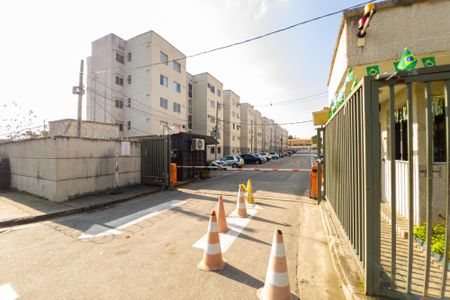 Fachada de apartamento para alugar com 2 quartos, 43m² em Santa Cruz, Rio de Janeiro