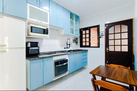 Casa de condomínio à venda com 107m², 2 quartos e 1 vagaCozinha