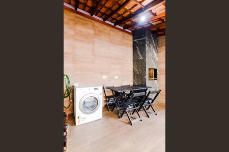 Casa de condomínio à venda com 107m², 2 quartos e 1 vagaÁrea de Serviço - Churrasqueira