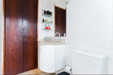 Casa de condomínio à venda com 107m², 2 quartos e 1 vagaBanheiro Social 