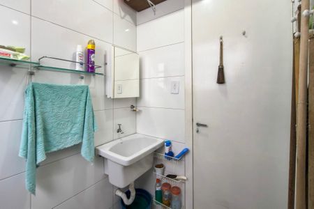 Banheiro  de apartamento para alugar com 1 quarto, 50m² em Boqueirão, Praia Grande