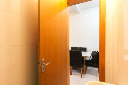 Casa à venda com 70m², 2 quartos e 4 vagas Casa à venda com 70m², 2 quartos e 4 vagasLavabo