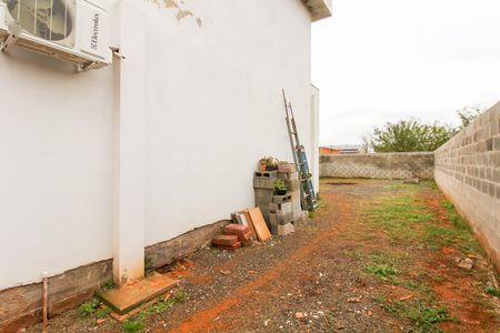 Casa à venda com 70m², 2 quartos e 4 vagas Casa à venda com 70m², 2 quartos e 4 vagasÁrea externa