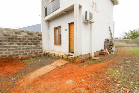 Casa à venda com 70m², 2 quartos e 4 vagas Casa à venda com 70m², 2 quartos e 4 vagasÁrea externa