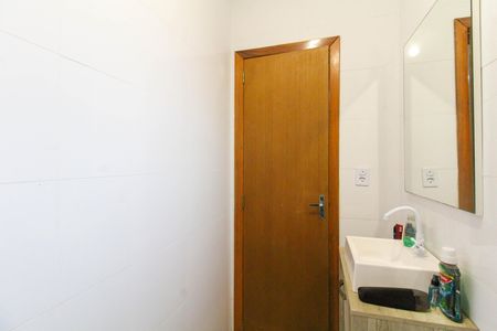 Casa à venda com 70m², 2 quartos e 4 vagas Casa à venda com 70m², 2 quartos e 4 vagasBanheiro