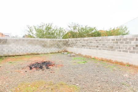 Casa à venda com 70m², 2 quartos e 4 vagas Casa à venda com 70m², 2 quartos e 4 vagasÁrea externa