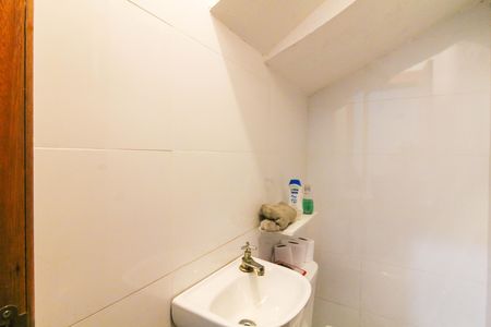 Casa à venda com 70m², 2 quartos e 4 vagas Casa à venda com 70m², 2 quartos e 4 vagasLavabo