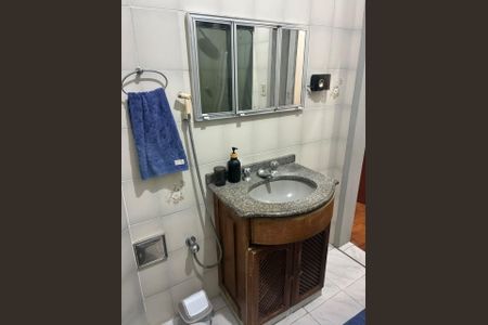 Banheiro de apartamento para alugar com 2 quartos, 75m² em Catete, Rio de Janeiro