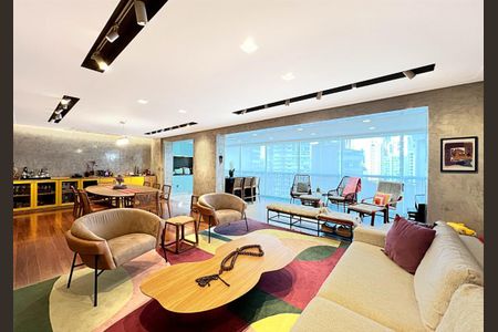 Apartamento à venda com 4 quartos, 226m² em Vila Nova Conceição, São Paulo