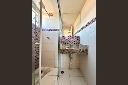 Apartamento à venda com 70m², 3 quartos e 1 vaga Apartamento à venda com 70m², 3 quartos e 1 vagaBanheiro da Suíte 1