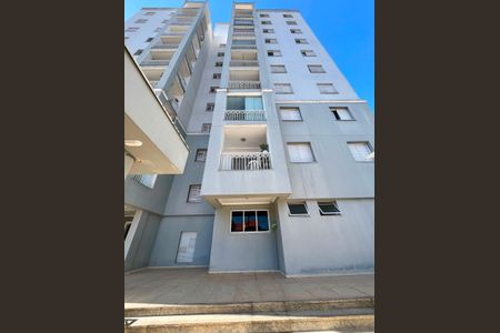 Apartamento à venda com 70m², 3 quartos e 1 vaga Apartamento à venda com 70m², 3 quartos e 1 vagaFachada