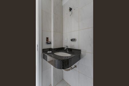 Banheiro de apartamento para alugar com 2 quartos, 76m² em Sarandi, Porto Alegre