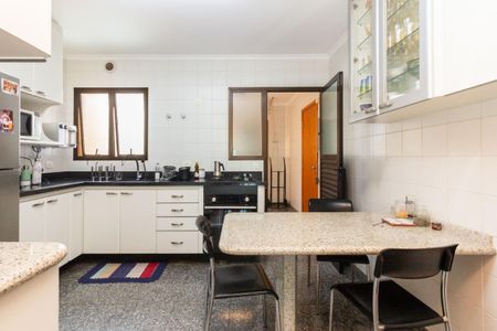 Apartamento à venda com 148m², 4 quartos e 3 vagas
