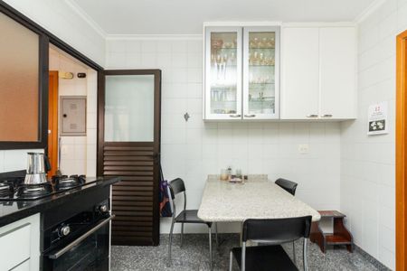 Apartamento à venda com 148m², 4 quartos e 3 vagas