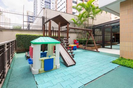 Apartamento à venda com 148m², 4 quartos e 3 vagas