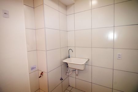 Área de Serviço de apartamento para alugar com 2 quartos, 40m² em Irajá, Rio de Janeiro