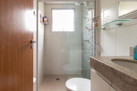 Apartamento à venda com 67m², 2 quartos e 1 vagaBanheiro Social