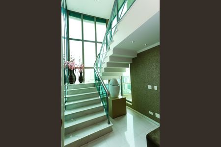 Apartamento à venda com 690m², 5 quartos e 7 vagas Apartamento à venda com 690m², 5 quartos e 7 vagasescadas