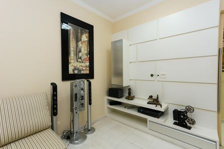 Apartamento à venda com 690m², 5 quartos e 7 vagas Apartamento à venda com 690m², 5 quartos e 7 vagassala 5 de áudio