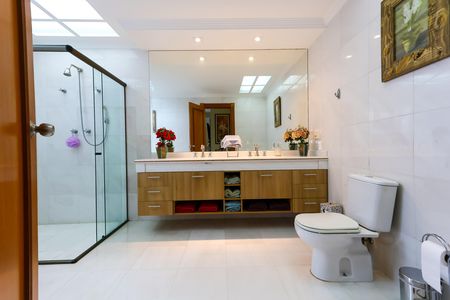 Apartamento à venda com 690m², 5 quartos e 7 vagas Apartamento à venda com 690m², 5 quartos e 7 vagasBanheiro da Suíte 1