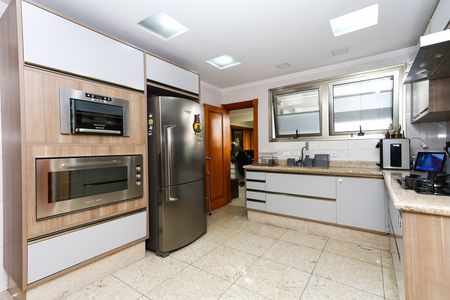 Apartamento à venda com 690m², 5 quartos e 7 vagas Apartamento à venda com 690m², 5 quartos e 7 vagascozinha