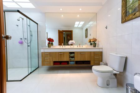 Apartamento à venda com 690m², 5 quartos e 7 vagas Apartamento à venda com 690m², 5 quartos e 7 vagasBanheiro da Suíte 1