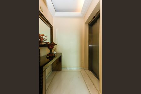 Apartamento à venda com 690m², 5 quartos e 7 vagas Apartamento à venda com 690m², 5 quartos e 7 vagasHall