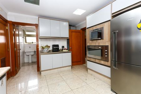 Apartamento à venda com 690m², 5 quartos e 7 vagas Apartamento à venda com 690m², 5 quartos e 7 vagascozinha