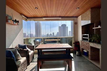 Apartamento à venda com 105m², 3 quartos e 2 vagas Apartamento à venda com 105m², 3 quartos e 2 vagasVaranda gourmet