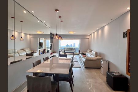 Apartamento à venda com 105m², 3 quartos e 2 vagas Apartamento à venda com 105m², 3 quartos e 2 vagasSala de Jantar