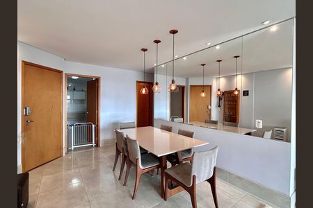 Apartamento à venda com 105m², 3 quartos e 2 vagas Apartamento à venda com 105m², 3 quartos e 2 vagasSala de Jantar