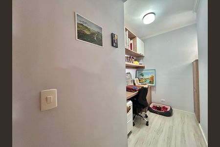 Apartamento à venda com 105m², 3 quartos e 2 vagas Apartamento à venda com 105m², 3 quartos e 2 vagasEscritório