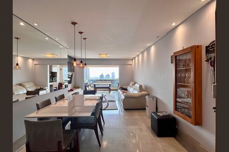 Apartamento à venda com 105m², 3 quartos e 2 vagas Apartamento à venda com 105m², 3 quartos e 2 vagasSala de Jantar