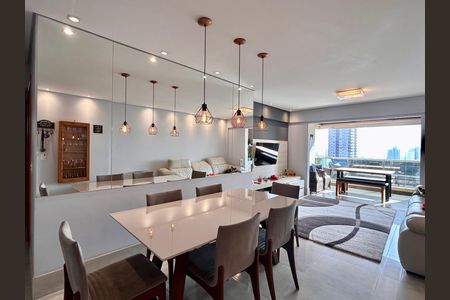Apartamento à venda com 105m², 3 quartos e 2 vagas Apartamento à venda com 105m², 3 quartos e 2 vagasSala de Jantar
