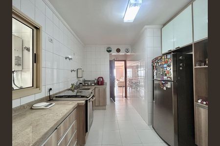 Apartamento à venda com 105m², 3 quartos e 2 vagas Apartamento à venda com 105m², 3 quartos e 2 vagasCozinha