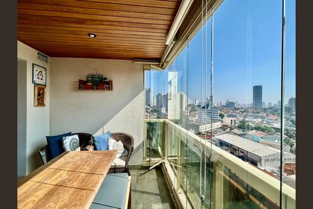 Apartamento à venda com 105m², 3 quartos e 2 vagas Apartamento à venda com 105m², 3 quartos e 2 vagasVaranda gourmet