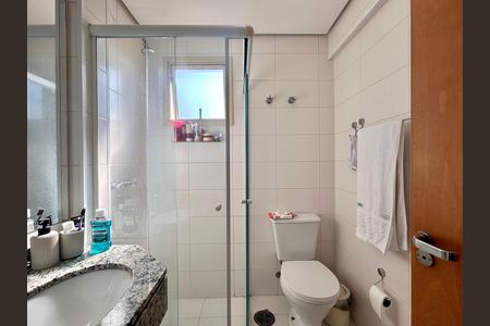 Apartamento à venda com 105m², 3 quartos e 2 vagas Apartamento à venda com 105m², 3 quartos e 2 vagasBanheiro do Quarto 1