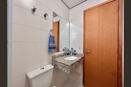Apartamento à venda com 105m², 3 quartos e 2 vagas Apartamento à venda com 105m², 3 quartos e 2 vagasBanheiro