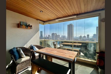Apartamento à venda com 105m², 3 quartos e 2 vagas Apartamento à venda com 105m², 3 quartos e 2 vagasVaranda gourmet