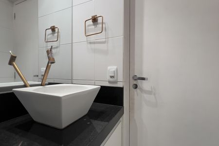 Apartamento para alugar com 65m², 2 quartos e 1 vaga Apartamento para alugar com 65m², 2 quartos e 1 vagaBanheiro
