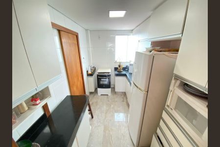 Cozinha de apartamento à venda com 3 quartos, 76m² em Pampulha, Belo Horizonte