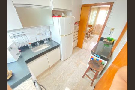 Cozinha de apartamento à venda com 3 quartos, 76m² em Pampulha, Belo Horizonte