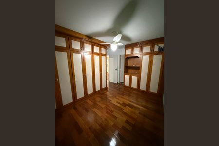 Apartamento à venda com 122m², 3 quartos e 2 vagasQuarto
