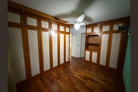 Apartamento à venda com 122m², 3 quartos e 2 vagasQuarto