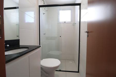 Apartamento para alugar com 52m², 2 quartos e 2 vagasBanheiro do Quarto 1