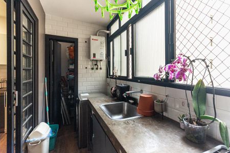 Área de Serviço de apartamento para alugar com 2 quartos, 105m² em Higienópolis, São Paulo